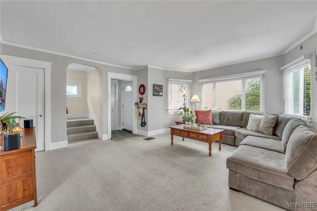 291 Tremont Avenue, Tonawanda, New York 14217, Tonawanda, New York 14217, 3 Bedrooms Bedrooms, 7 Rooms Rooms,1 BathroomBathrooms,Residential Lease,For Rent,291 Tremont Avenue, Tonawanda, New York 14217,0,B1634182