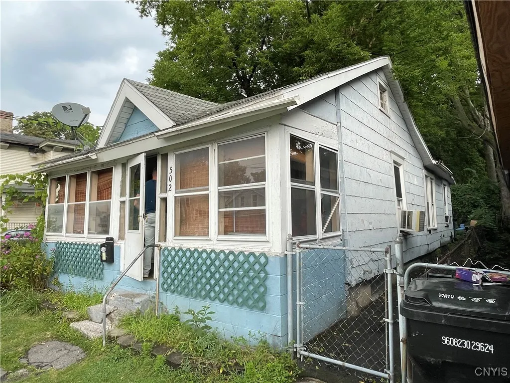 502 Wolf Street, Syracuse, New York 13208, Syracuse, New York 13208, 3 Bedrooms Bedrooms, 6 Rooms Rooms,1 BathroomBathrooms,Residential,For Sale,502 Wolf Street, Syracuse, New York 13208,0,S1633311