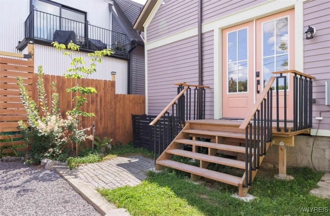 19 Lawrence Place, Buffalo, New York 14213, Buffalo, New York 14213, 2 Bedrooms Bedrooms, 7 Rooms Rooms,1 BathroomBathrooms,Residential,For Sale,19 Lawrence Place, Buffalo, New York 14213,0,B1633999