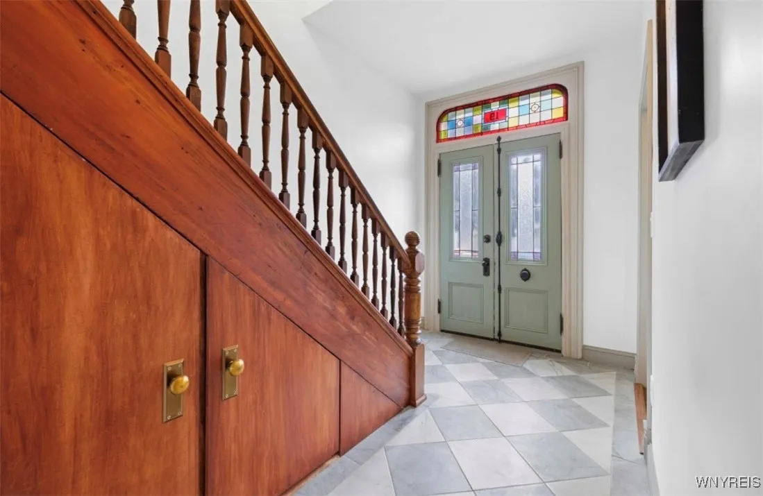 19 Lawrence Place, Buffalo, New York 14213, Buffalo, New York 14213, 2 Bedrooms Bedrooms, 7 Rooms Rooms,1 BathroomBathrooms,Residential,For Sale,19 Lawrence Place, Buffalo, New York 14213,0,B1633999