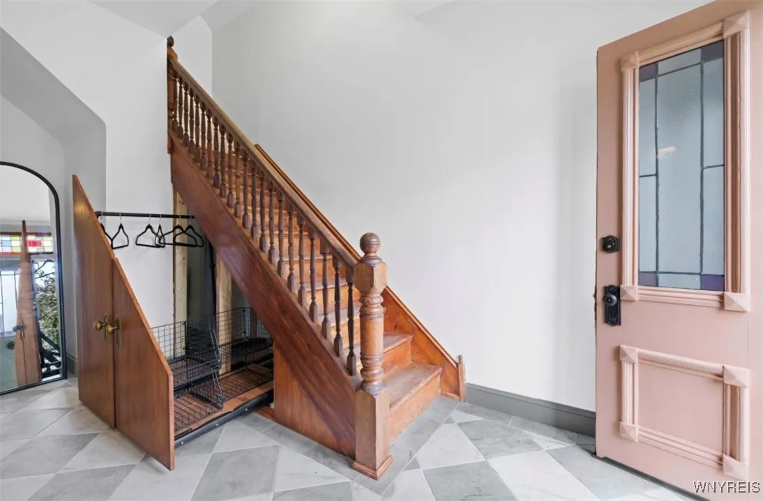 19 Lawrence Place, Buffalo, New York 14213, Buffalo, New York 14213, 2 Bedrooms Bedrooms, 7 Rooms Rooms,1 BathroomBathrooms,Residential,For Sale,19 Lawrence Place, Buffalo, New York 14213,0,B1633999