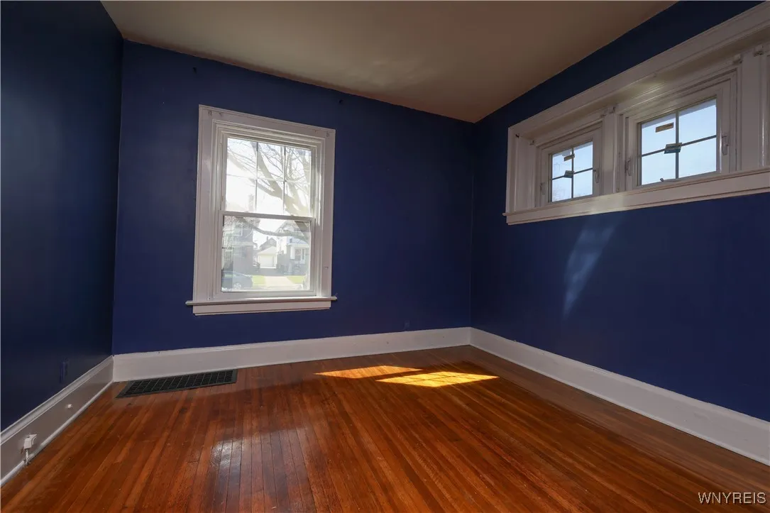 461 Huntington Avenue, Buffalo, New York 14214, Buffalo, New York 14214, 3 Bedrooms Bedrooms, 7 Rooms Rooms,1 BathroomBathrooms,Residential Lease,For Rent,461 Huntington Avenue, Buffalo, New York 14214,0,B1633357