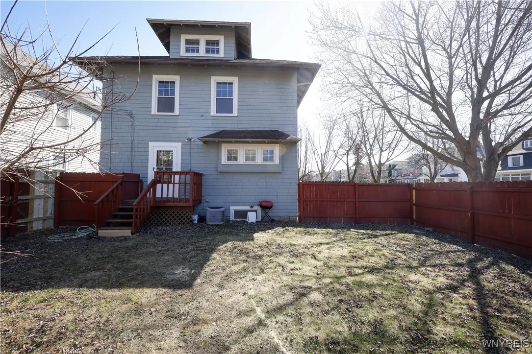 461 Huntington Avenue, Buffalo, New York 14214, Buffalo, New York 14214, 3 Bedrooms Bedrooms, 7 Rooms Rooms,1 BathroomBathrooms,Residential Lease,For Rent,461 Huntington Avenue, Buffalo, New York 14214,0,B1633357