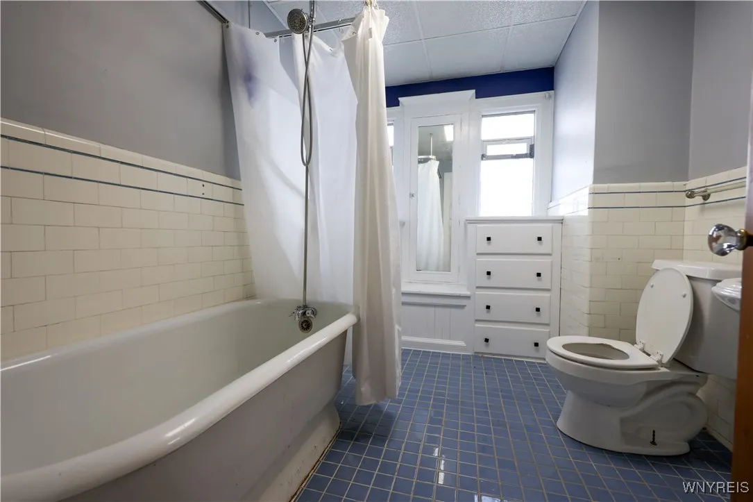 461 Huntington Avenue, Buffalo, New York 14214, Buffalo, New York 14214, 3 Bedrooms Bedrooms, 7 Rooms Rooms,1 BathroomBathrooms,Residential Lease,For Rent,461 Huntington Avenue, Buffalo, New York 14214,0,B1633357