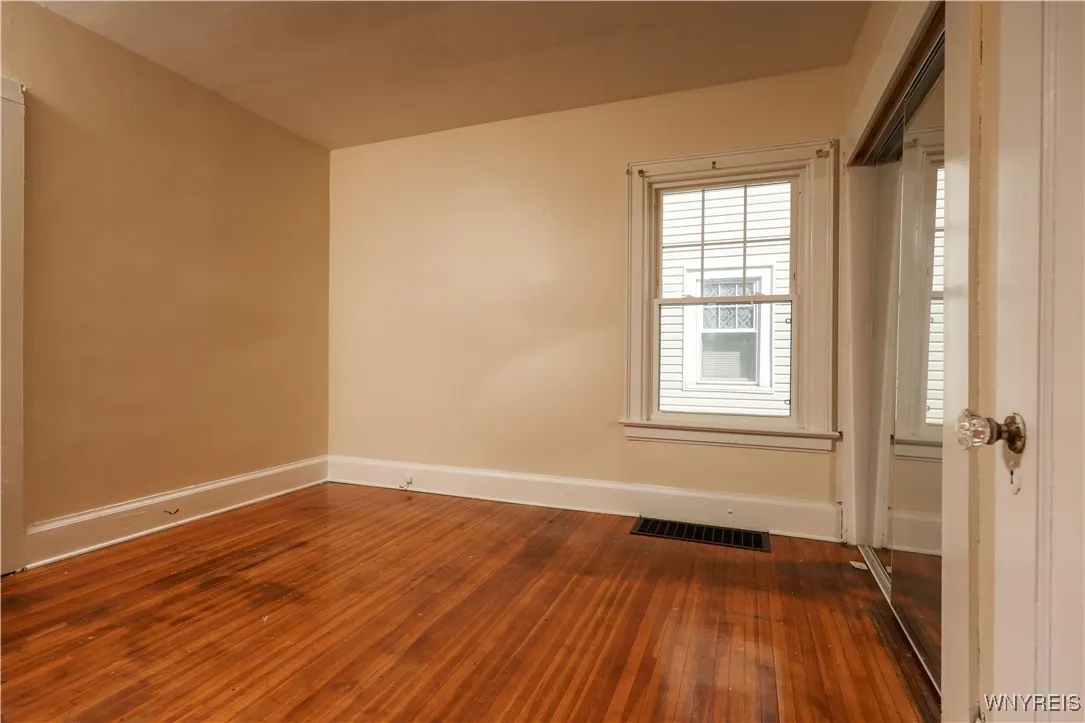 461 Huntington Avenue, Buffalo, New York 14214, Buffalo, New York 14214, 3 Bedrooms Bedrooms, 7 Rooms Rooms,1 BathroomBathrooms,Residential Lease,For Rent,461 Huntington Avenue, Buffalo, New York 14214,0,B1633357
