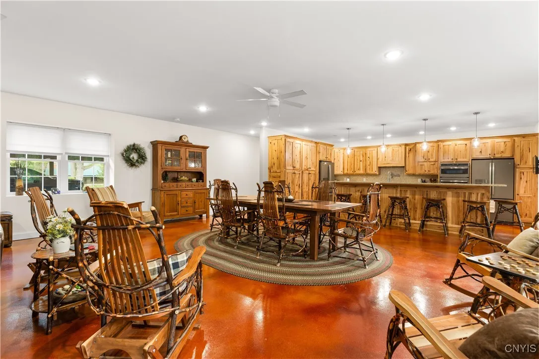 Dining & kitchen