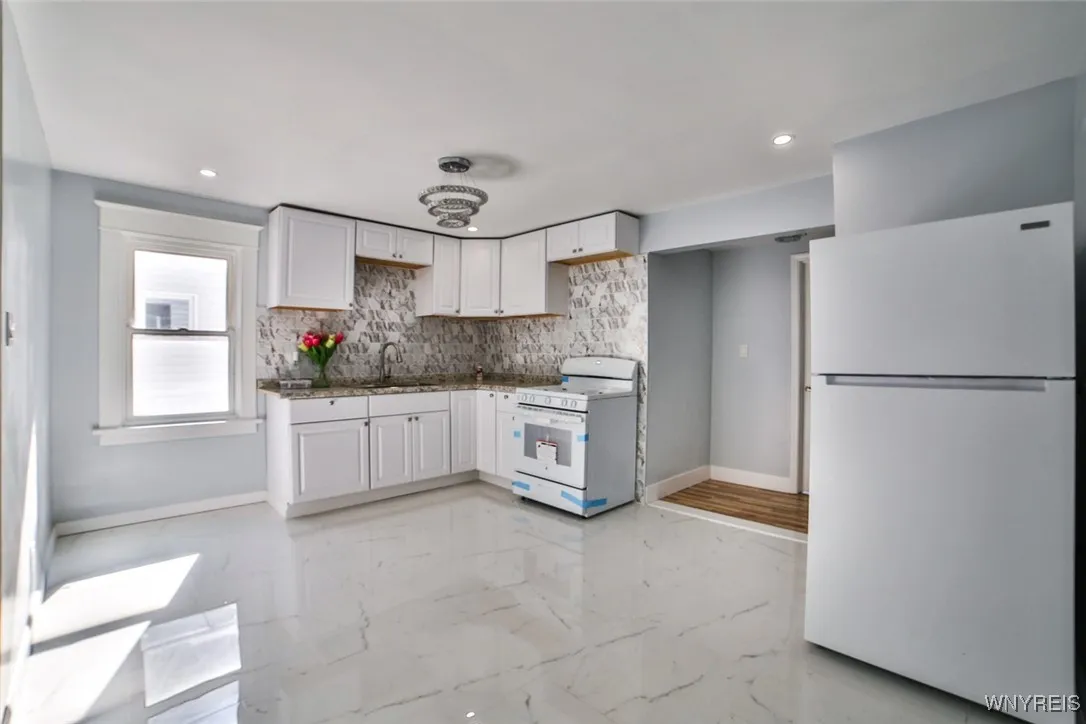 319 Lisbon Avenue 2, Buffalo, New York 14215, Buffalo, New York 14215, 6 Bedrooms Bedrooms, ,2 BathroomsBathrooms,Residential,For Sale,319 Lisbon Avenue 2, Buffalo, New York 14215,0,B1634243