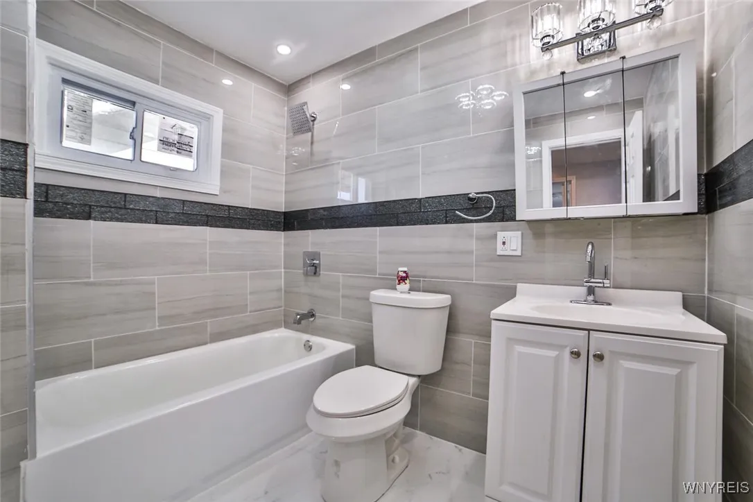 319 Lisbon Avenue 2, Buffalo, New York 14215, Buffalo, New York 14215, 6 Bedrooms Bedrooms, ,2 BathroomsBathrooms,Residential,For Sale,319 Lisbon Avenue 2, Buffalo, New York 14215,0,B1634243
