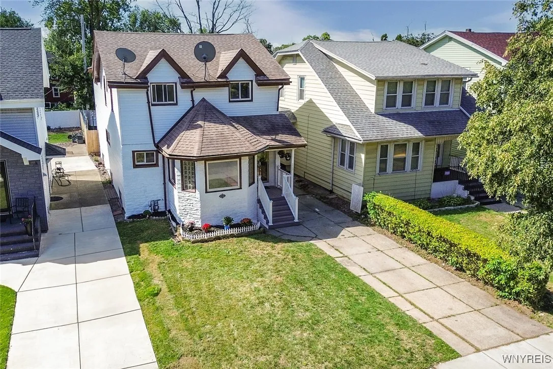 319 Lisbon Avenue 2, Buffalo, New York 14215, Buffalo, New York 14215, 6 Bedrooms Bedrooms, ,2 BathroomsBathrooms,Residential,For Sale,319 Lisbon Avenue 2, Buffalo, New York 14215,0,B1634243
