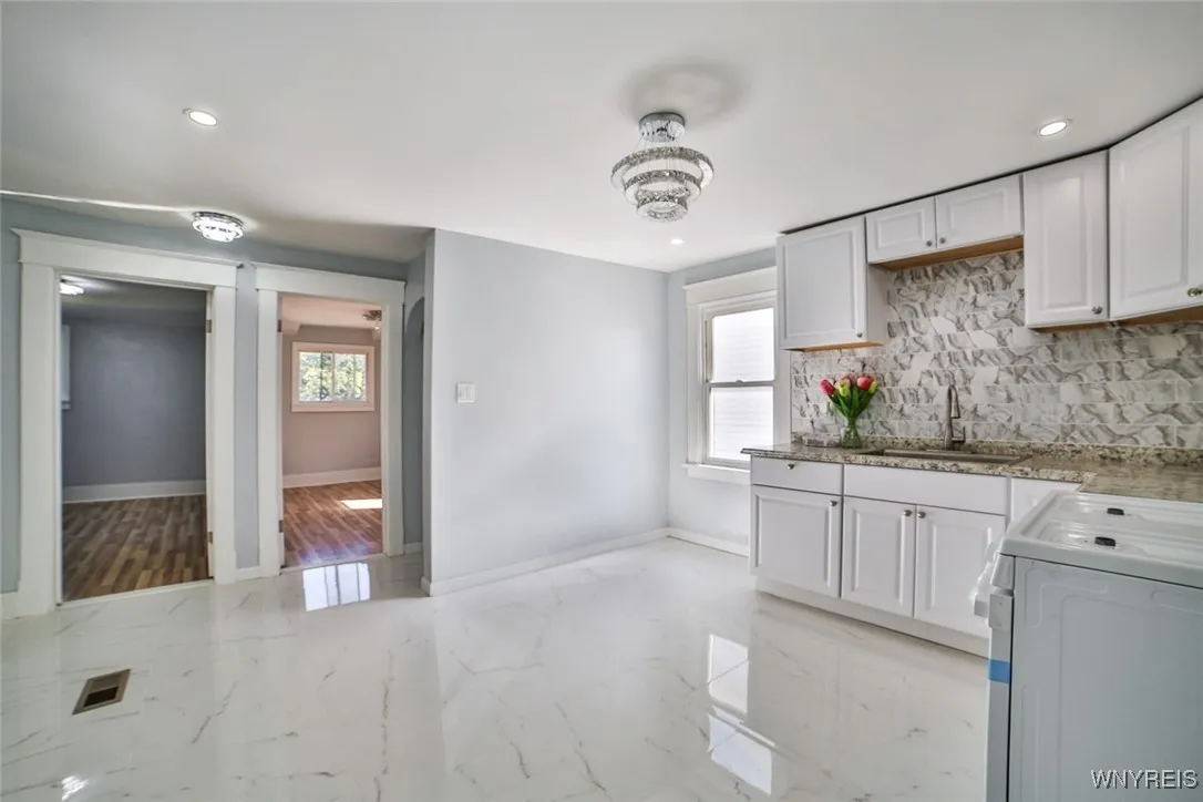 319 Lisbon Avenue 2, Buffalo, New York 14215, Buffalo, New York 14215, 6 Bedrooms Bedrooms, ,2 BathroomsBathrooms,Residential,For Sale,319 Lisbon Avenue 2, Buffalo, New York 14215,0,B1634243