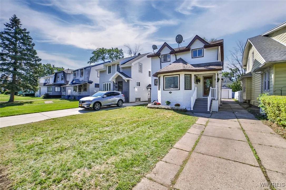 319 Lisbon Avenue 2, Buffalo, New York 14215, Buffalo, New York 14215, 6 Bedrooms Bedrooms, ,2 BathroomsBathrooms,Residential,For Sale,319 Lisbon Avenue 2, Buffalo, New York 14215,0,B1634243