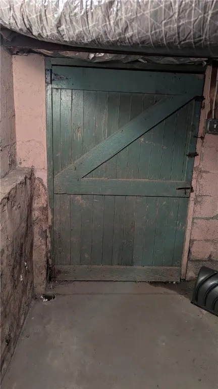 entrance form outside to  basement