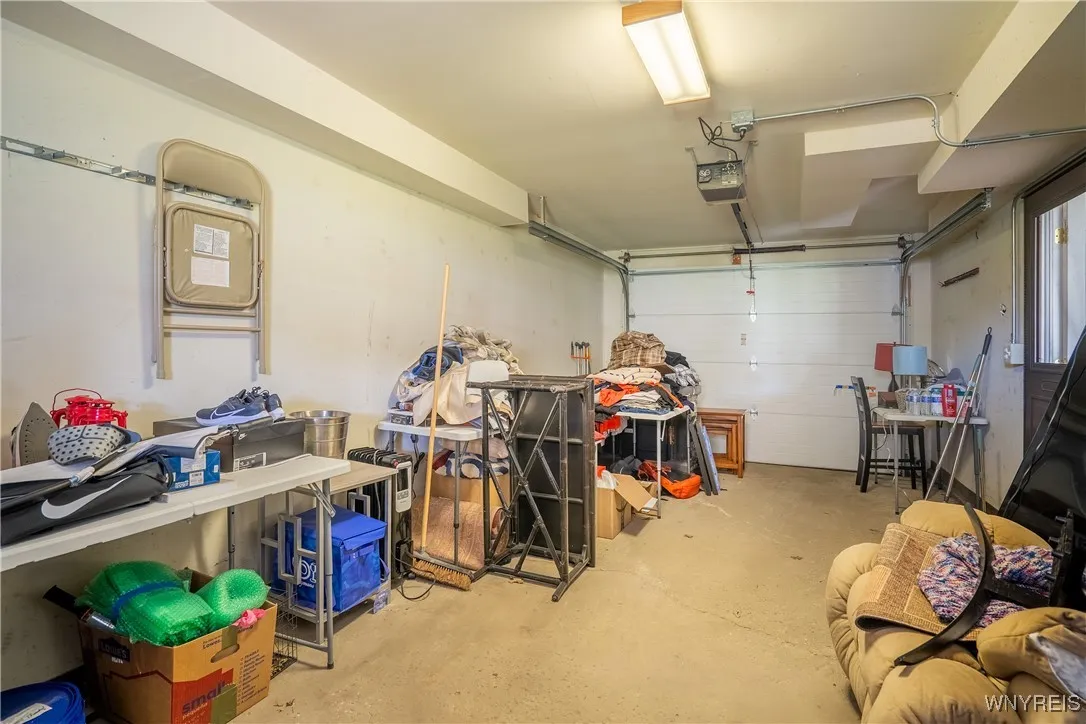 31 Christopher Drive, West Seneca, New York 14224, West Seneca, New York 14224, 3 Bedrooms Bedrooms, 7 Rooms Rooms,2 BathroomsBathrooms,Residential,For Sale,31 Christopher Drive, West Seneca, New York 14224,0,B1633672