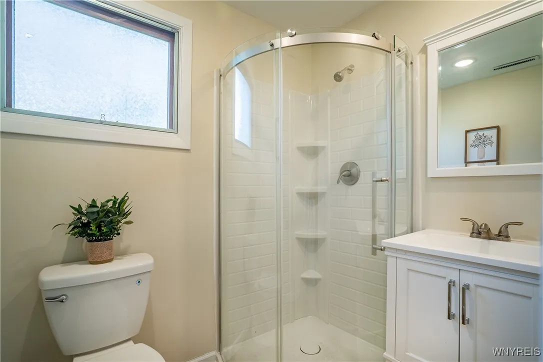 31 Christopher Drive, West Seneca, New York 14224, West Seneca, New York 14224, 3 Bedrooms Bedrooms, 7 Rooms Rooms,2 BathroomsBathrooms,Residential,For Sale,31 Christopher Drive, West Seneca, New York 14224,0,B1633672