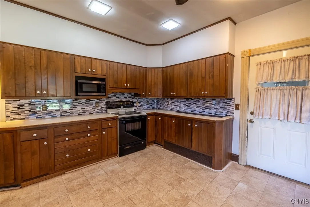 8503 Blossvale Road, Annsville, New York 13308, Annsville, New York 13308, 5 Bedrooms Bedrooms, 12 Rooms Rooms,1 BathroomBathrooms,Residential,For Sale,8503 Blossvale Road, Annsville, New York 13308,0,S1634013