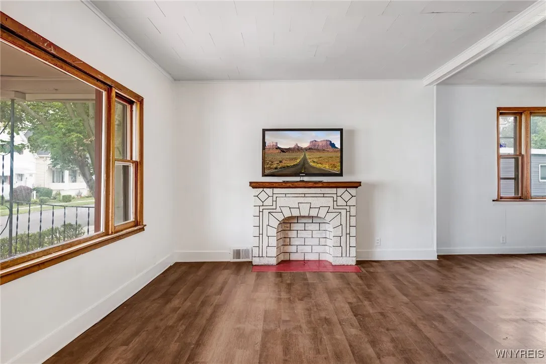 235 Courtland Avenue, Buffalo, New York 14215, Buffalo, New York 14215, 4 Bedrooms Bedrooms, 7 Rooms Rooms,1 BathroomBathrooms,Residential,For Sale,235 Courtland Avenue, Buffalo, New York 14215,0,B1634263