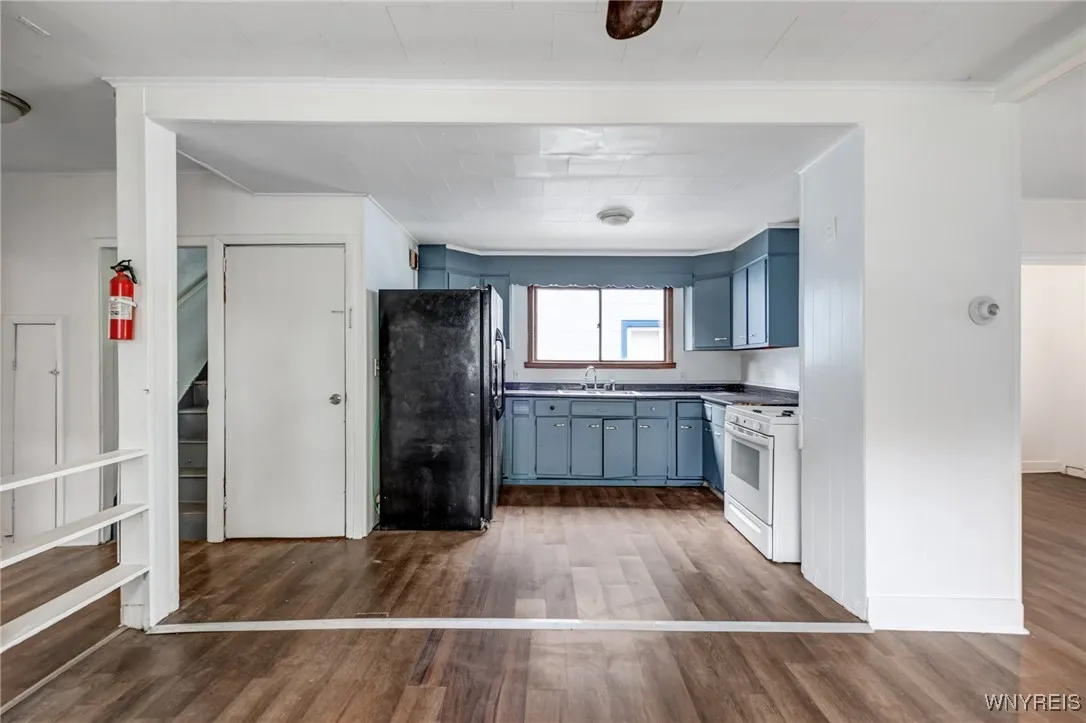 235 Courtland Avenue, Buffalo, New York 14215, Buffalo, New York 14215, 4 Bedrooms Bedrooms, 7 Rooms Rooms,1 BathroomBathrooms,Residential,For Sale,235 Courtland Avenue, Buffalo, New York 14215,0,B1634263