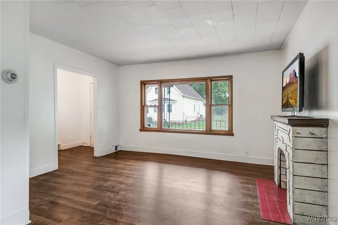 235 Courtland Avenue, Buffalo, New York 14215, Buffalo, New York 14215, 4 Bedrooms Bedrooms, 7 Rooms Rooms,1 BathroomBathrooms,Residential,For Sale,235 Courtland Avenue, Buffalo, New York 14215,0,B1634263
