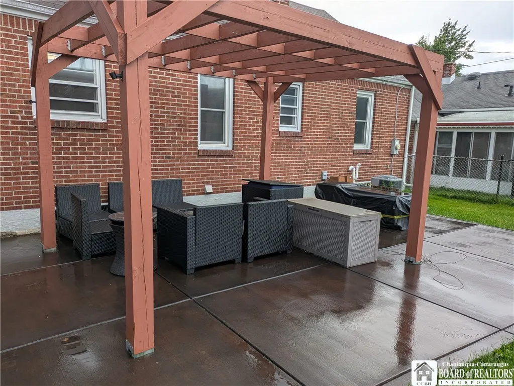 296 Glencove Road, Tonawanda, New York 14223, Tonawanda, New York 14223, 3 Bedrooms Bedrooms, 7 Rooms Rooms,1 BathroomBathrooms,Residential,For Sale,296 Glencove Road, Tonawanda, New York 14223,0,R1634038