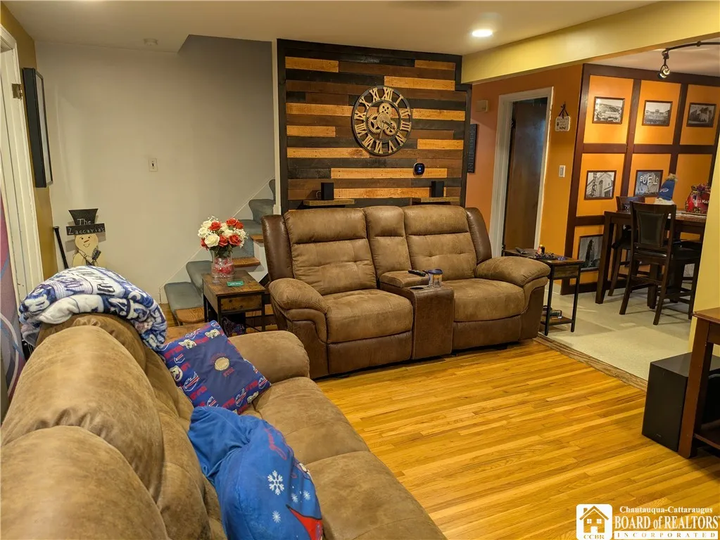 296 Glencove Road, Tonawanda, New York 14223, Tonawanda, New York 14223, 3 Bedrooms Bedrooms, 7 Rooms Rooms,1 BathroomBathrooms,Residential,For Sale,296 Glencove Road, Tonawanda, New York 14223,0,R1634038