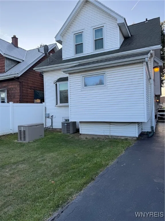 139 Como Avenue, Buffalo, New York 14220, Buffalo, New York 14220, 3 Bedrooms Bedrooms, 6 Rooms Rooms,1 BathroomBathrooms,Residential,For Sale,139 Como Avenue, Buffalo, New York 14220,0,B1634042