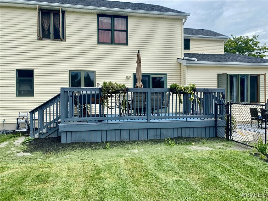 3380 Creekview Drive, Hamburg, New York 14075, Hamburg, New York 14075, 4 Bedrooms Bedrooms, 8 Rooms Rooms,2 BathroomsBathrooms,Residential,For Sale,3380 Creekview Drive, Hamburg, New York 14075,0,B1634198