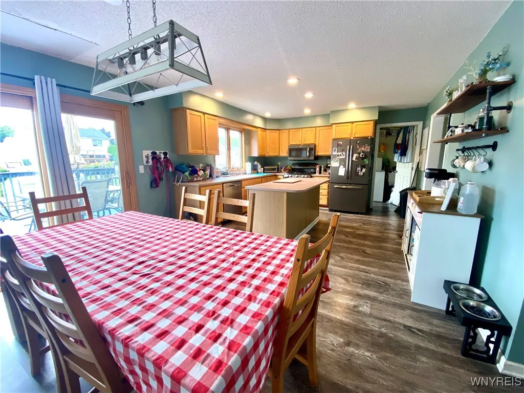 3380 Creekview Drive, Hamburg, New York 14075, Hamburg, New York 14075, 4 Bedrooms Bedrooms, 8 Rooms Rooms,2 BathroomsBathrooms,Residential,Closed,3380 Creekview Drive, Hamburg, New York 14075,0,B1634198