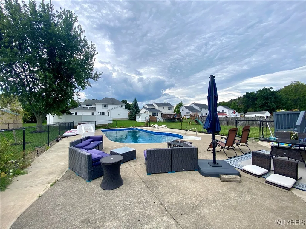 3380 Creekview Drive, Hamburg, New York 14075, Hamburg, New York 14075, 4 Bedrooms Bedrooms, 8 Rooms Rooms,2 BathroomsBathrooms,Residential,For Sale,3380 Creekview Drive, Hamburg, New York 14075,0,B1634198