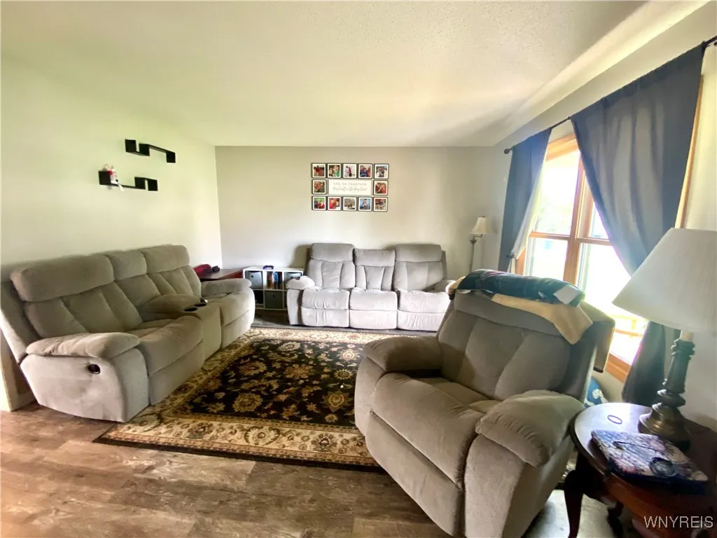 3380 Creekview Drive, Hamburg, New York 14075, Hamburg, New York 14075, 4 Bedrooms Bedrooms, 8 Rooms Rooms,2 BathroomsBathrooms,Residential,Closed,3380 Creekview Drive, Hamburg, New York 14075,0,B1634198