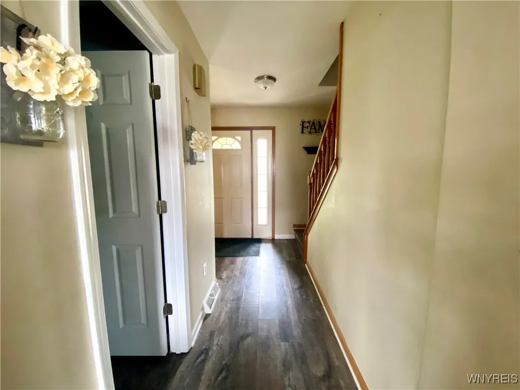 3380 Creekview Drive, Hamburg, New York 14075, Hamburg, New York 14075, 4 Bedrooms Bedrooms, 8 Rooms Rooms,2 BathroomsBathrooms,Residential,Closed,3380 Creekview Drive, Hamburg, New York 14075,0,B1634198