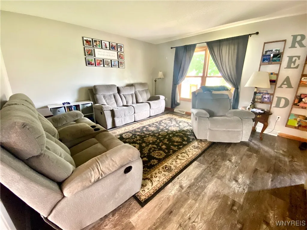 3380 Creekview Drive, Hamburg, New York 14075, Hamburg, New York 14075, 4 Bedrooms Bedrooms, 8 Rooms Rooms,2 BathroomsBathrooms,Residential,Closed,3380 Creekview Drive, Hamburg, New York 14075,0,B1634198