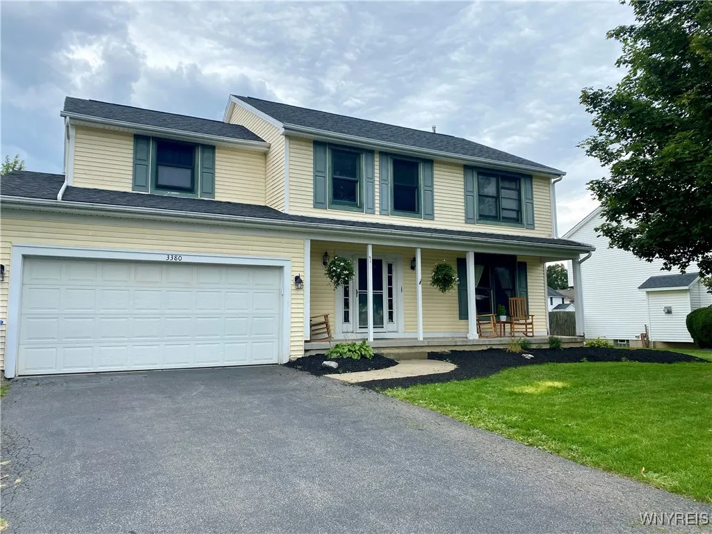 3380 Creekview Drive, Hamburg, New York 14075, Hamburg, New York 14075, 4 Bedrooms Bedrooms, 8 Rooms Rooms,2 BathroomsBathrooms,Residential,Closed,3380 Creekview Drive, Hamburg, New York 14075,0,B1634198