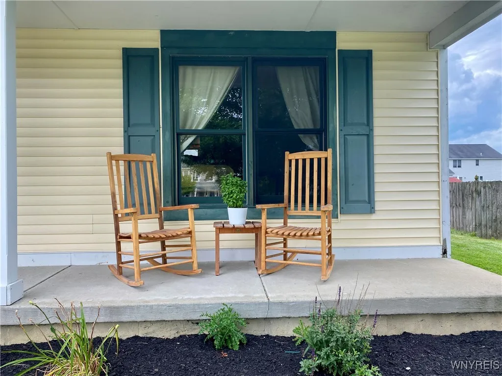 3380 Creekview Drive, Hamburg, New York 14075, Hamburg, New York 14075, 4 Bedrooms Bedrooms, 8 Rooms Rooms,2 BathroomsBathrooms,Residential,Closed,3380 Creekview Drive, Hamburg, New York 14075,0,B1634198