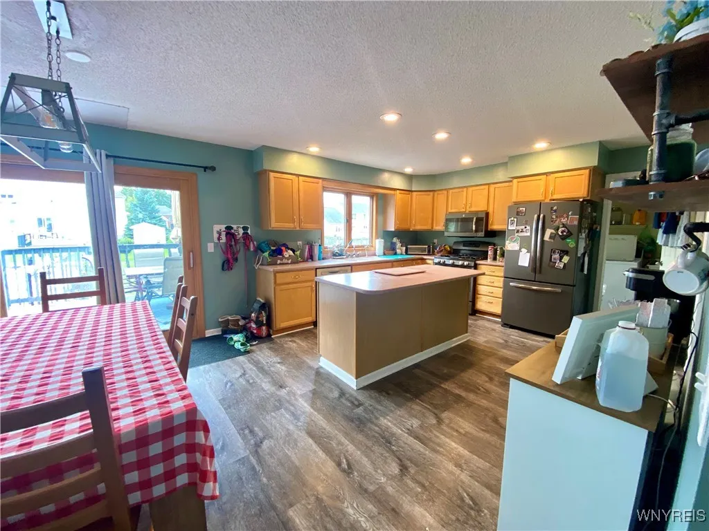 3380 Creekview Drive, Hamburg, New York 14075, Hamburg, New York 14075, 4 Bedrooms Bedrooms, 8 Rooms Rooms,2 BathroomsBathrooms,Residential,Closed,3380 Creekview Drive, Hamburg, New York 14075,0,B1634198