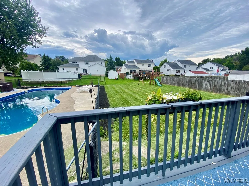 3380 Creekview Drive, Hamburg, New York 14075, Hamburg, New York 14075, 4 Bedrooms Bedrooms, 8 Rooms Rooms,2 BathroomsBathrooms,Residential,Closed,3380 Creekview Drive, Hamburg, New York 14075,0,B1634198