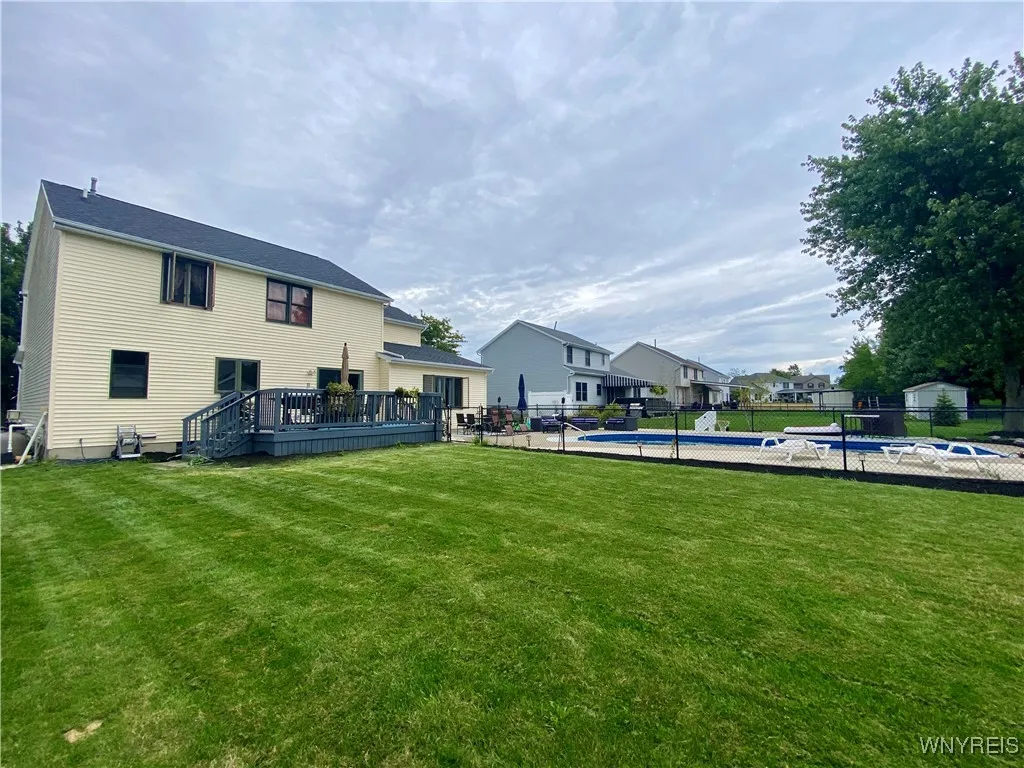 3380 Creekview Drive, Hamburg, New York 14075, Hamburg, New York 14075, 4 Bedrooms Bedrooms, 8 Rooms Rooms,2 BathroomsBathrooms,Residential,Closed,3380 Creekview Drive, Hamburg, New York 14075,0,B1634198