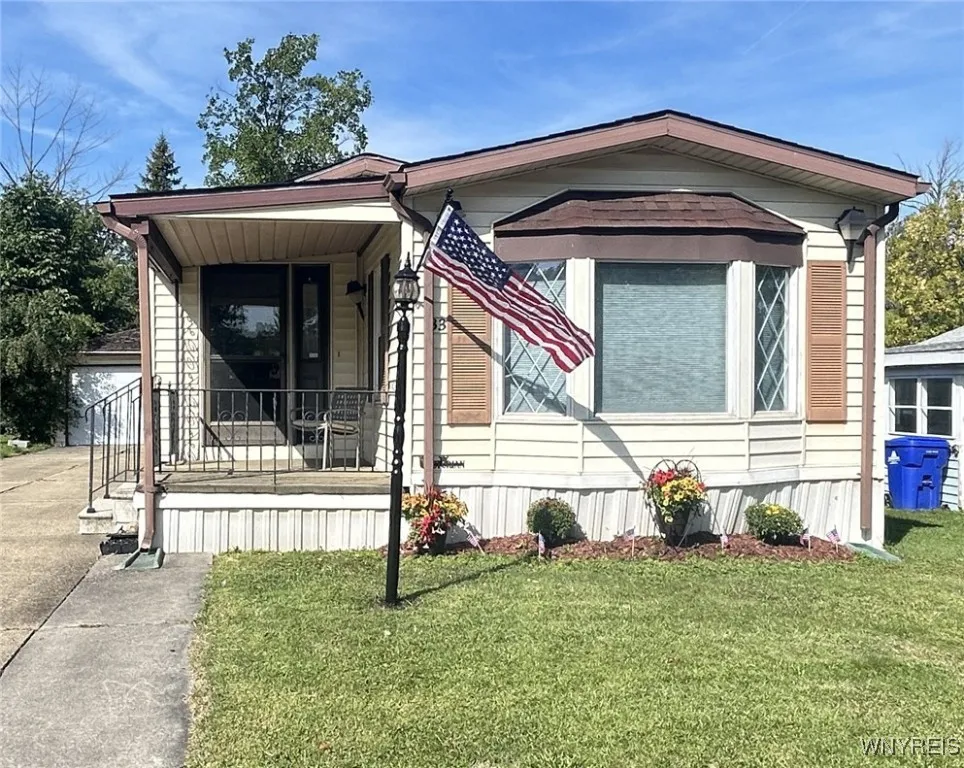 33 Waterview Parkway, Hamburg, New York 14075, Hamburg, New York 14075, 2 Bedrooms Bedrooms, 7 Rooms Rooms,1 BathroomBathrooms,Residential,For Sale,33 Waterview Parkway, Hamburg, New York 14075,0,B1633740