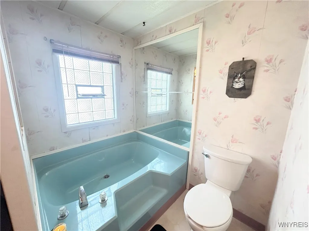 Full Bath soaker tub