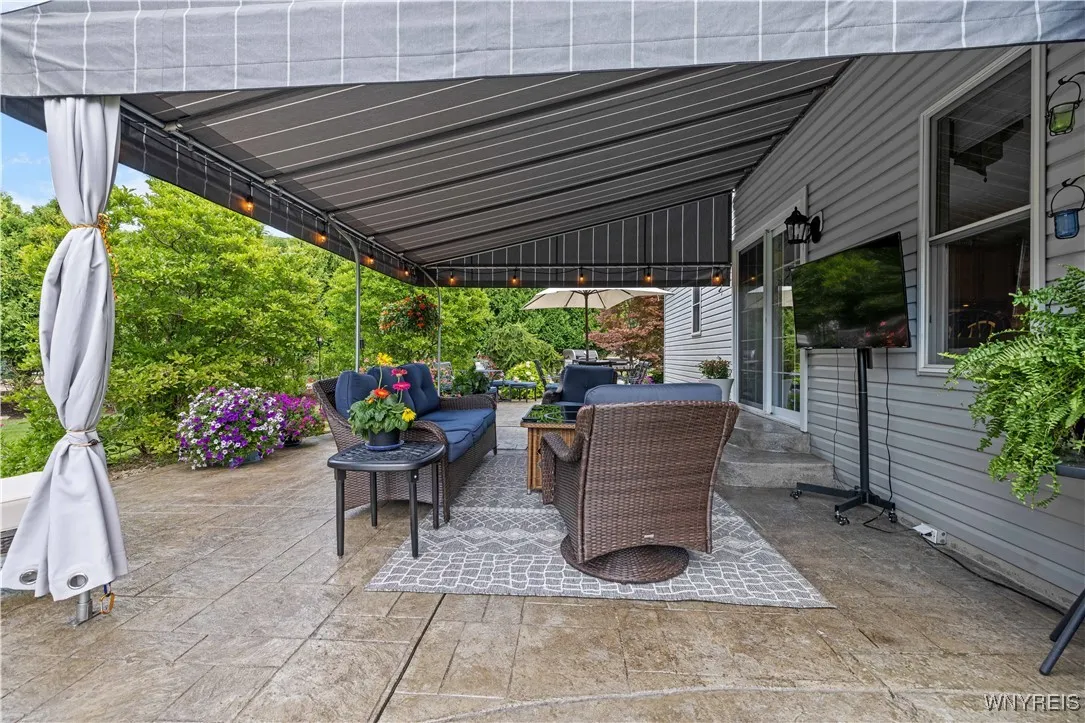 30 Thornapple Lane, Orchard Park, New York 14127, Orchard Park, New York 14127, 3 Bedrooms Bedrooms, 9 Rooms Rooms,2 BathroomsBathrooms,Residential,For Sale,30 Thornapple Lane, Orchard Park, New York 14127,0,B1632989