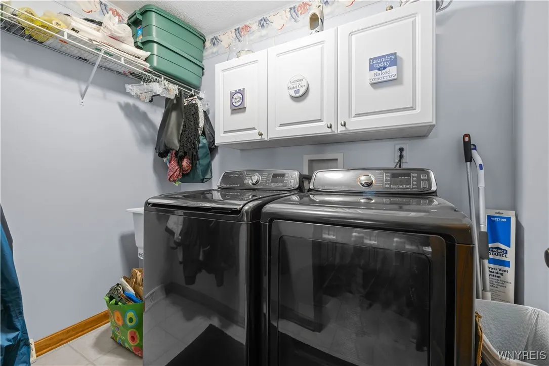 30 Thornapple Lane, Orchard Park, New York 14127, Orchard Park, New York 14127, 3 Bedrooms Bedrooms, 9 Rooms Rooms,2 BathroomsBathrooms,Residential,For Sale,30 Thornapple Lane, Orchard Park, New York 14127,0,B1632989