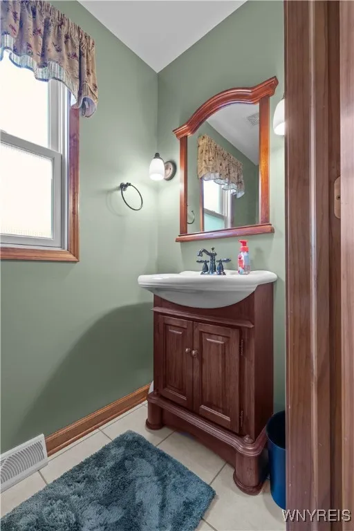 30 Thornapple Lane, Orchard Park, New York 14127, Orchard Park, New York 14127, 3 Bedrooms Bedrooms, 9 Rooms Rooms,2 BathroomsBathrooms,Residential,For Sale,30 Thornapple Lane, Orchard Park, New York 14127,0,B1632989
