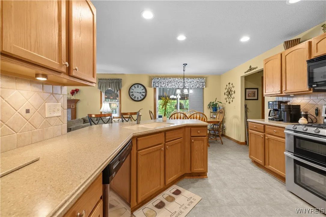 30 Thornapple Lane, Orchard Park, New York 14127, Orchard Park, New York 14127, 3 Bedrooms Bedrooms, 9 Rooms Rooms,2 BathroomsBathrooms,Residential,For Sale,30 Thornapple Lane, Orchard Park, New York 14127,0,B1632989