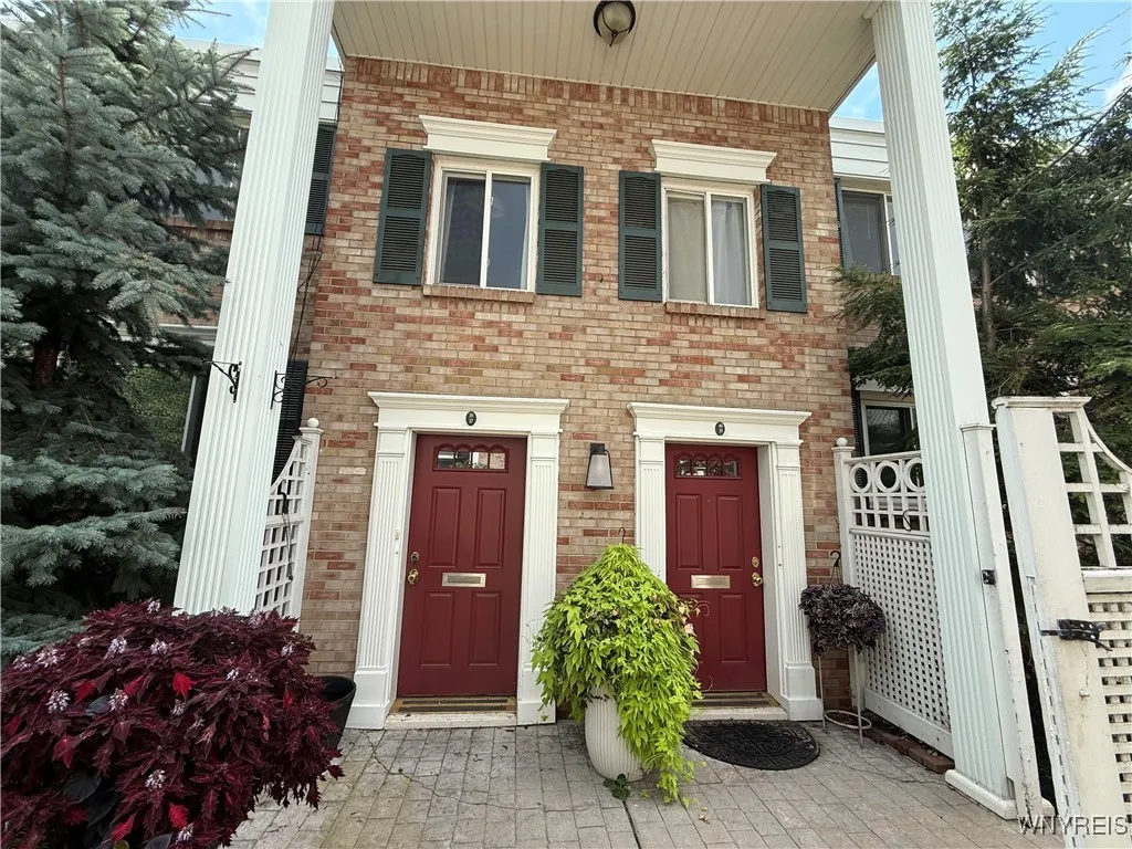 309 North Street 40, Buffalo, New York 14201, Buffalo, New York 14201, 2 Bedrooms Bedrooms, 4 Rooms Rooms,1 BathroomBathrooms,Residential Lease,For Rent,309 North Street 40, Buffalo, New York 14201,0,B1634206