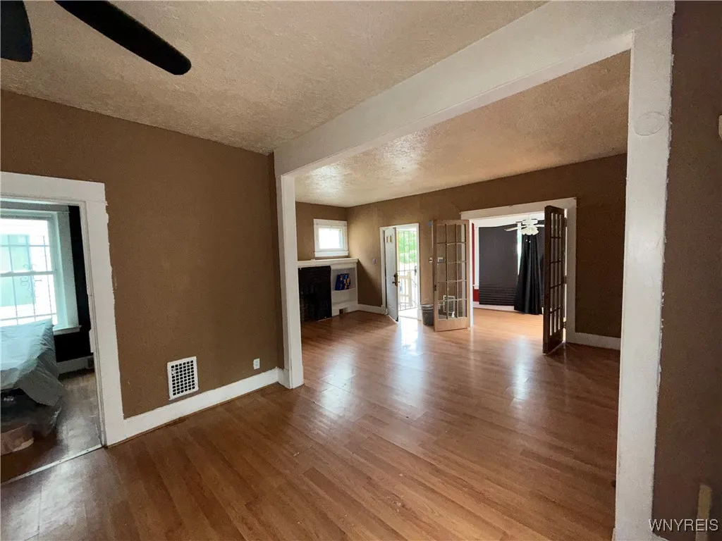 160 Zenner Street, Buffalo, New York 14211, Buffalo, New York 14211, 3 Bedrooms Bedrooms, 5 Rooms Rooms,1 BathroomBathrooms,Residential,For Sale,160 Zenner Street, Buffalo, New York 14211,0,B1633178