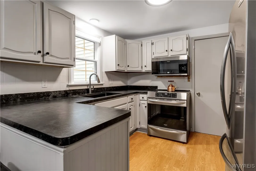 5670 Goodrich Road, Clarence, New York 14032, Clarence, New York 14032, 4 Bedrooms Bedrooms, 8 Rooms Rooms,1 BathroomBathrooms,Residential,Closed,5670 Goodrich Road, Clarence, New York 14032,0,B1634085