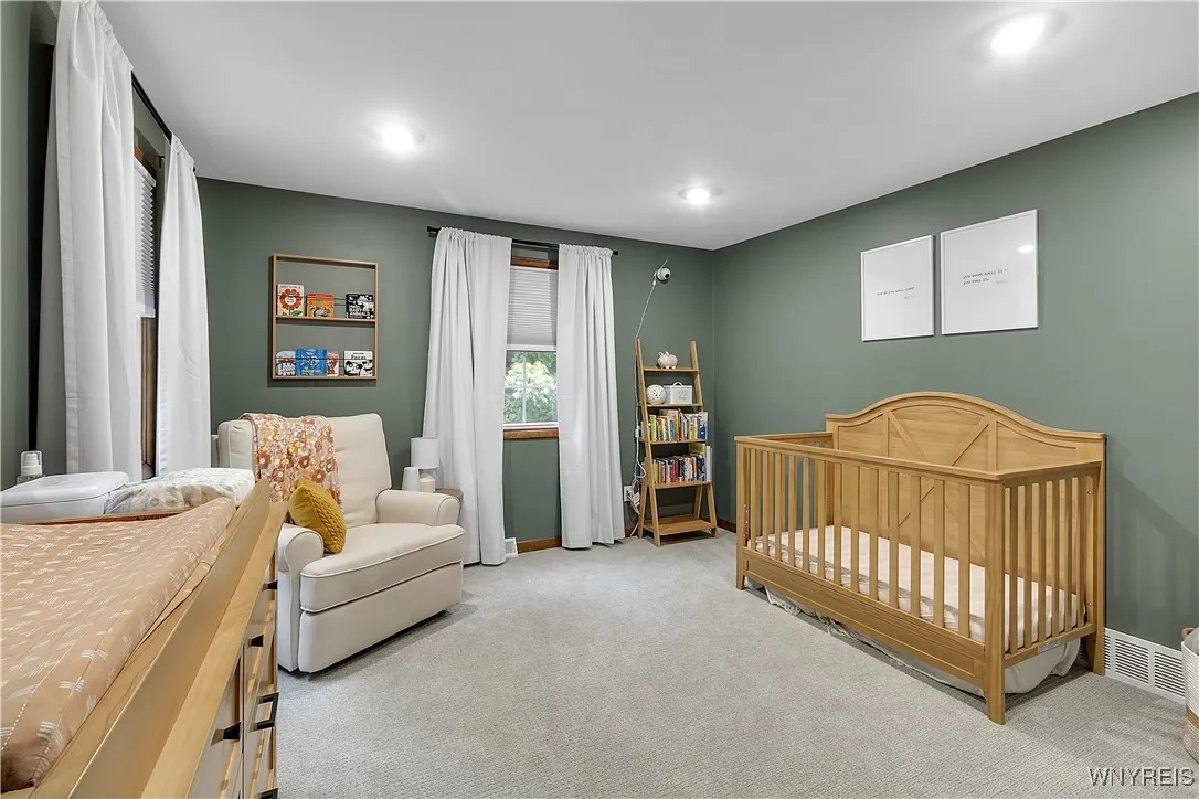 5670 Goodrich Road, Clarence, New York 14032, Clarence, New York 14032, 4 Bedrooms Bedrooms, 8 Rooms Rooms,1 BathroomBathrooms,Residential,Closed,5670 Goodrich Road, Clarence, New York 14032,0,B1634085