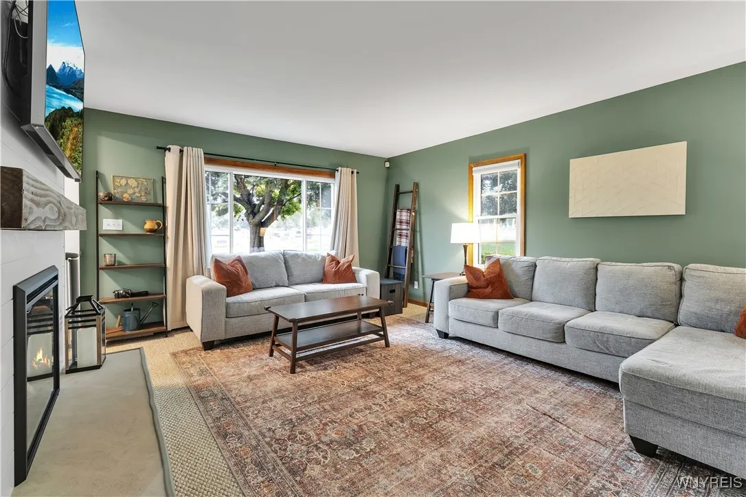 5670 Goodrich Road, Clarence, New York 14032, Clarence, New York 14032, 4 Bedrooms Bedrooms, 8 Rooms Rooms,1 BathroomBathrooms,Residential,Closed,5670 Goodrich Road, Clarence, New York 14032,0,B1634085