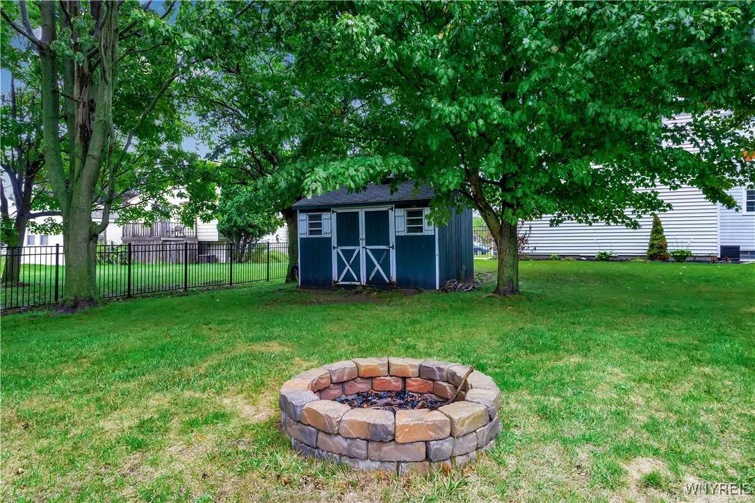 5670 Goodrich Road, Clarence, New York 14032, Clarence, New York 14032, 4 Bedrooms Bedrooms, 8 Rooms Rooms,1 BathroomBathrooms,Residential,Closed,5670 Goodrich Road, Clarence, New York 14032,0,B1634085