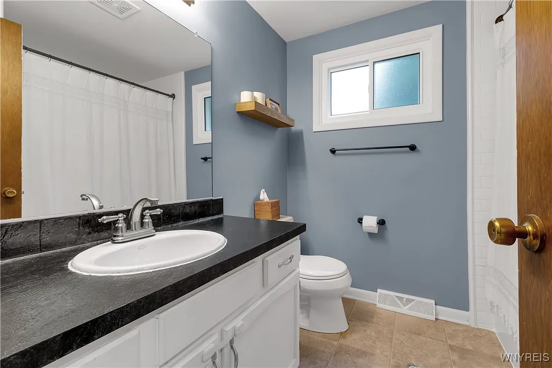 5670 Goodrich Road, Clarence, New York 14032, Clarence, New York 14032, 4 Bedrooms Bedrooms, 8 Rooms Rooms,1 BathroomBathrooms,Residential,Closed,5670 Goodrich Road, Clarence, New York 14032,0,B1634085