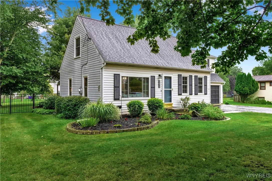 5670 Goodrich Road, Clarence, New York 14032, Clarence, New York 14032, 4 Bedrooms Bedrooms, 8 Rooms Rooms,1 BathroomBathrooms,Residential,Closed,5670 Goodrich Road, Clarence, New York 14032,0,B1634085